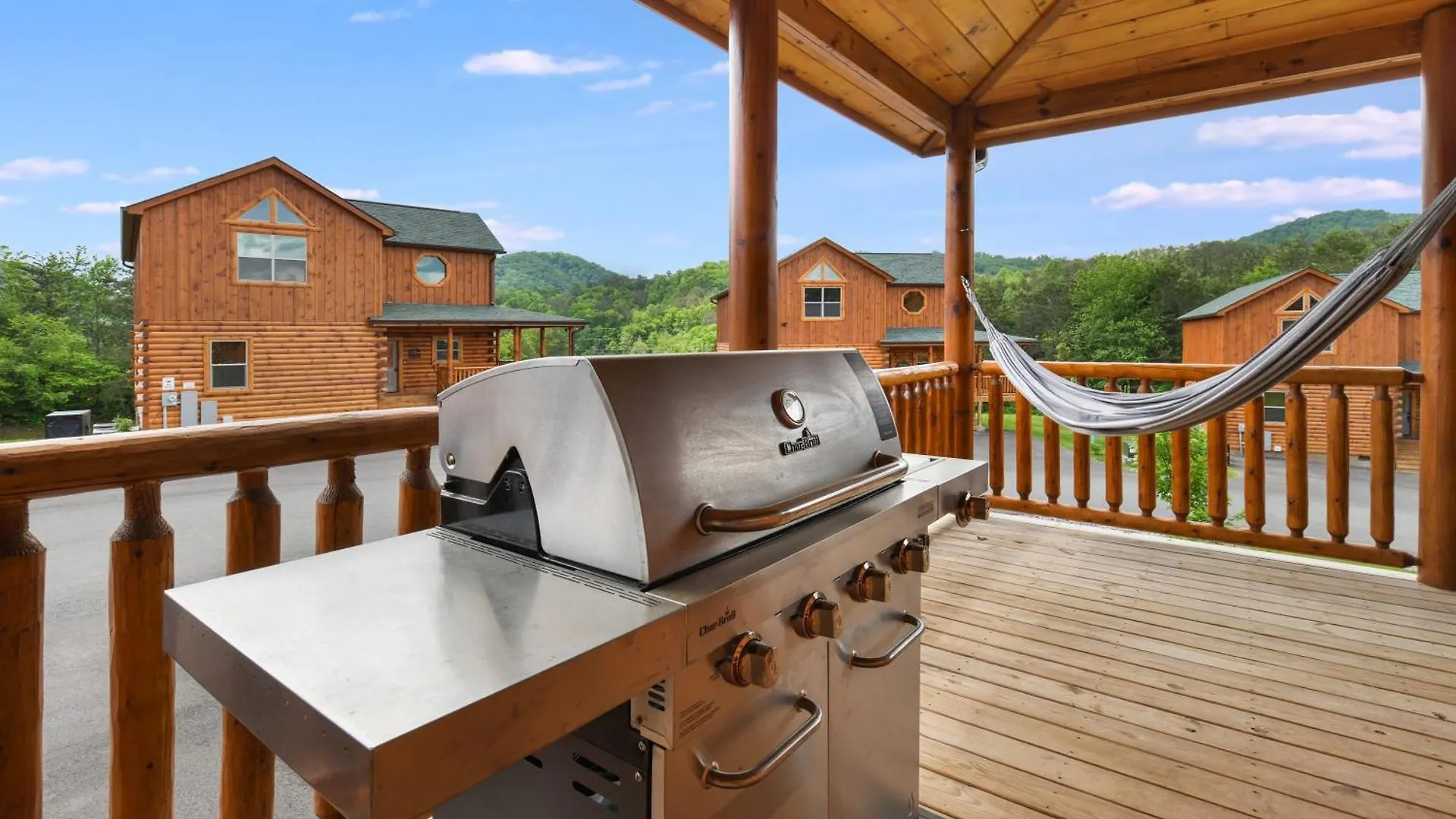 Holiday home Walk To Parkway - Indoor Pool - Treehouse Loft Ps5 *