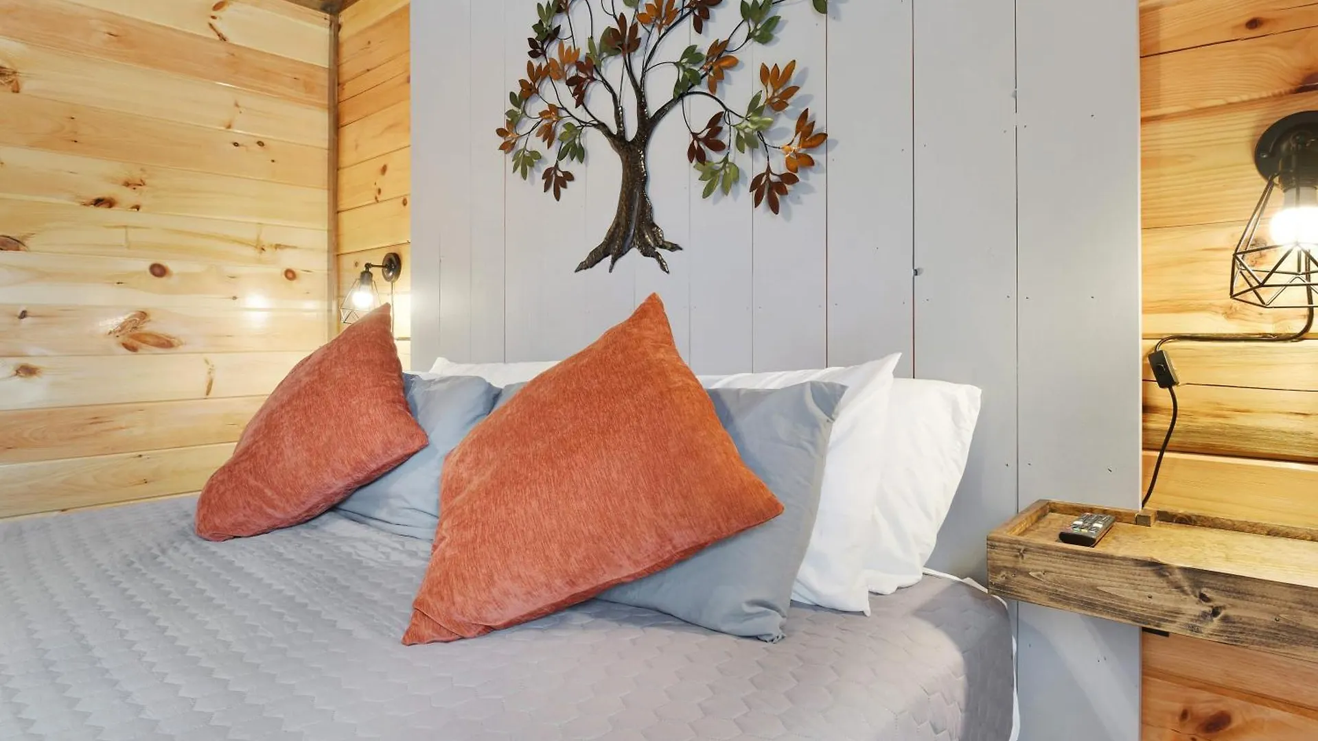 Holiday home Walk To Parkway - Indoor Pool - Treehouse Loft Ps5