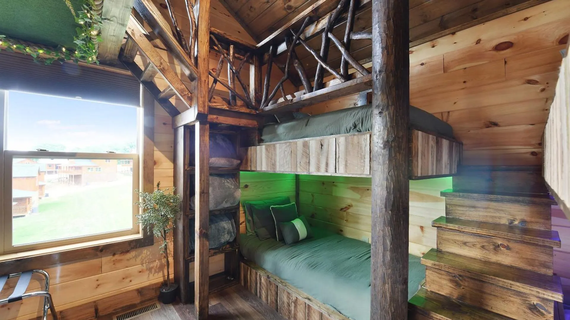 Walk To Parkway - Indoor Pool - Treehouse Loft Ps5 Holiday home