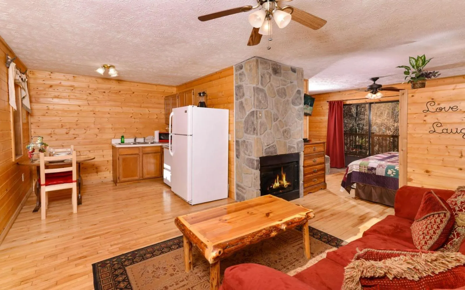 Villa Romantic Retreat Pigeon Forge