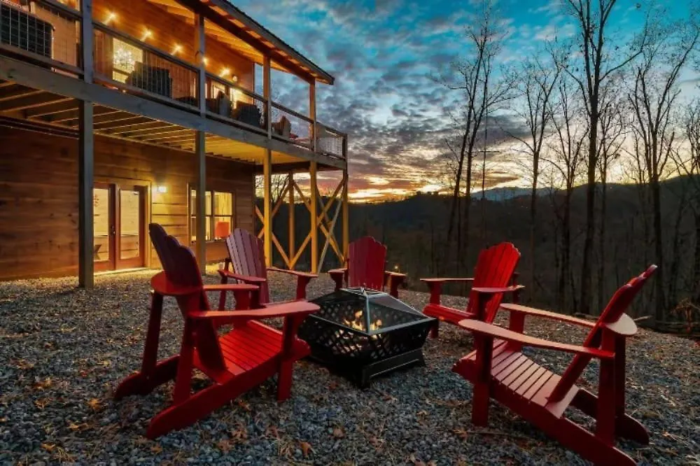 Holiday home Scenic Views, Game Room, Hot Tub, Fireplace, Bbq