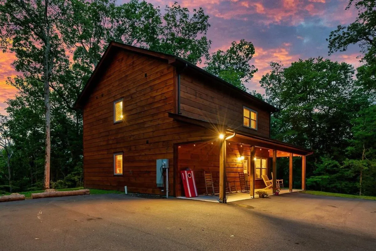 Secluded Hot Tub, Game And Fireplace