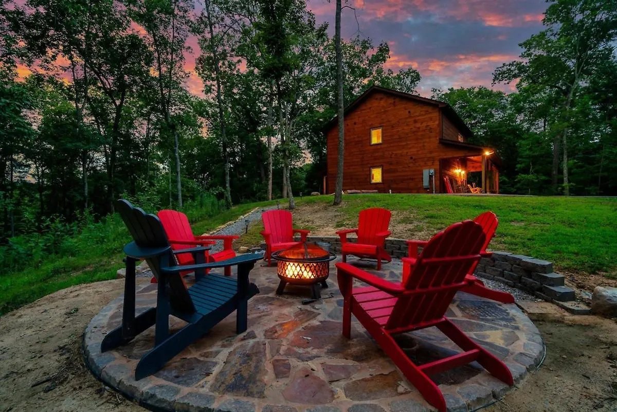 Secluded Hot Tub, Game And Fireplace Pigeon Forge
