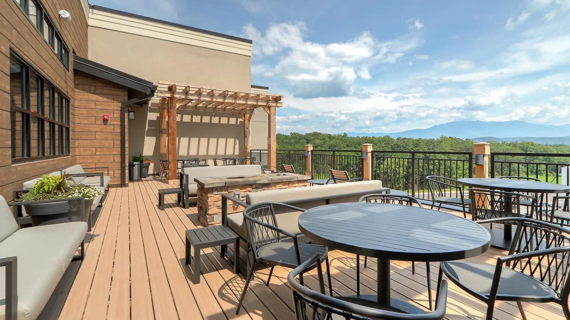 Staybridge - Smoky Mtns By Ihg Resort Pigeon Forge