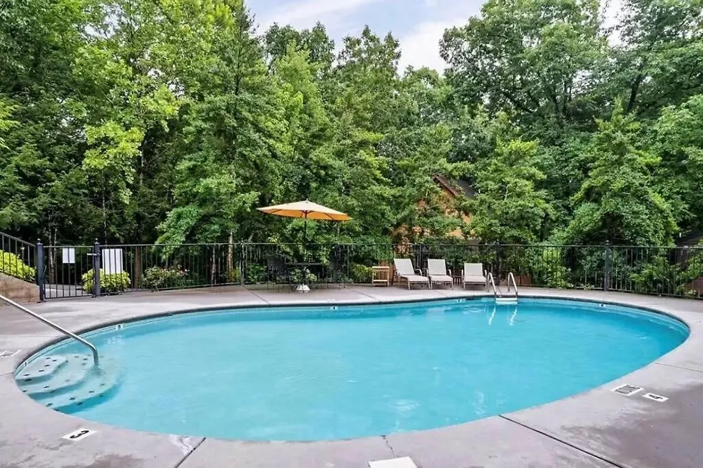 Beary Peaceful Smokies Retreat: Hot-tub & Pools بيدجن فورج