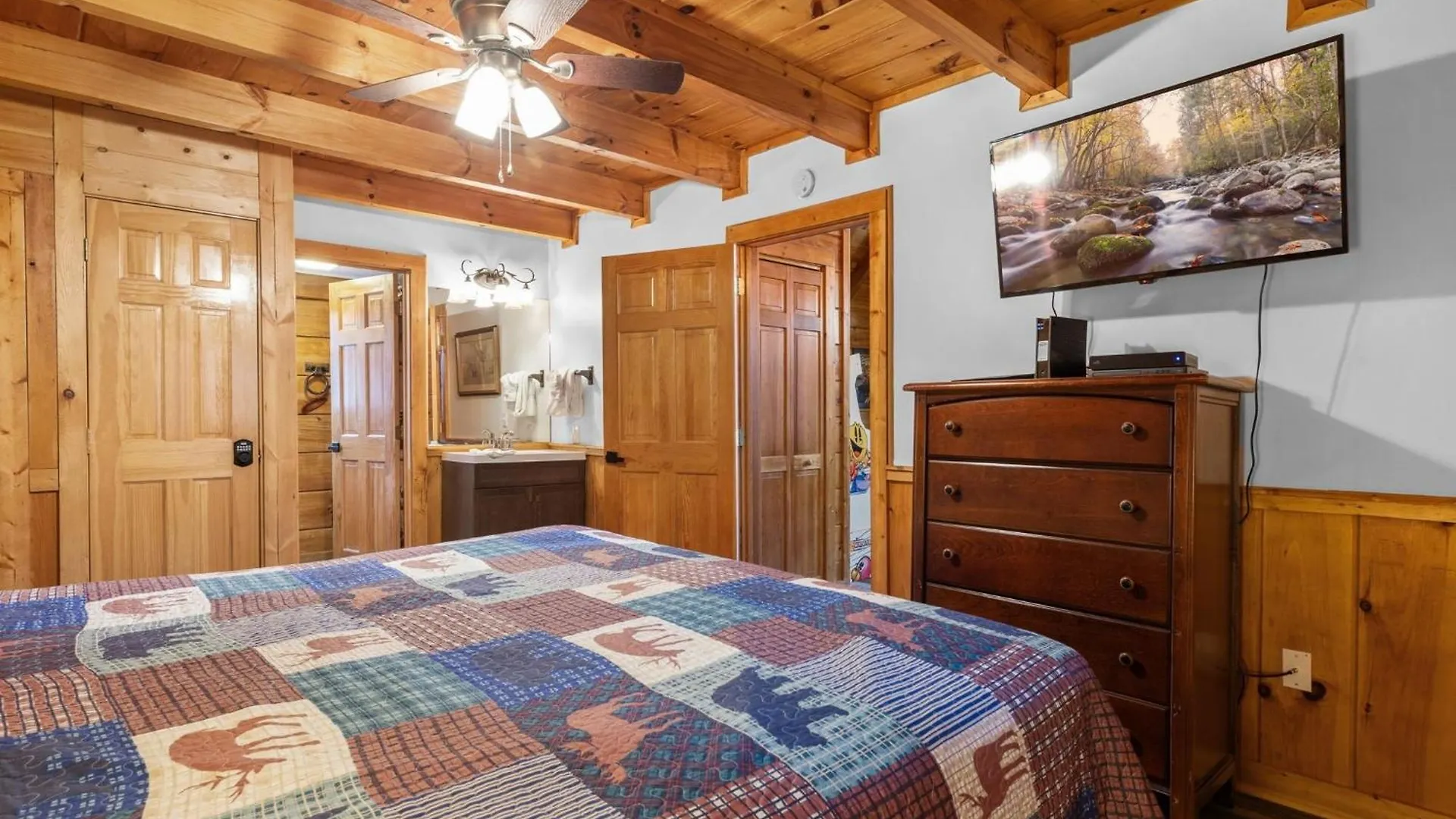 Er40 - The Bear Pause -great Location,,,close To The Action! * Pigeon Forge