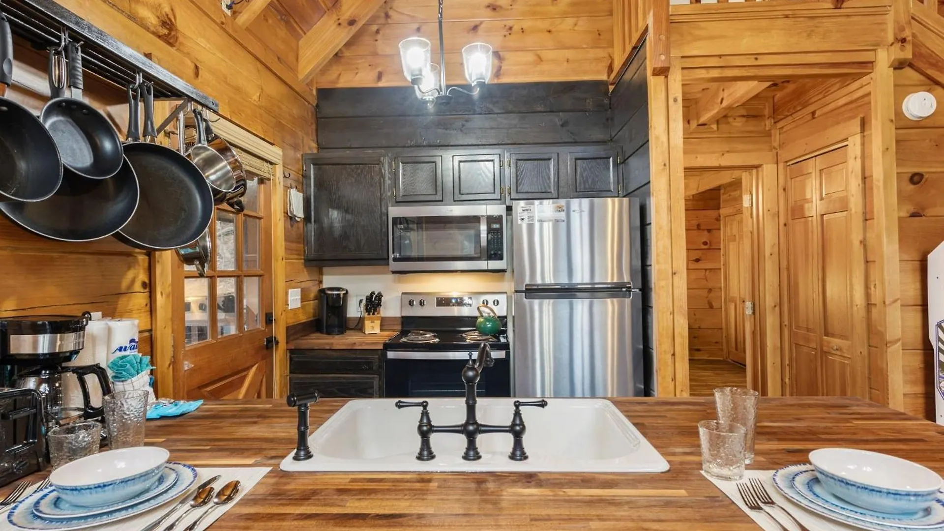 Er40 - The Bear Pause -great Location,,,close To The Action! * Pigeon Forge