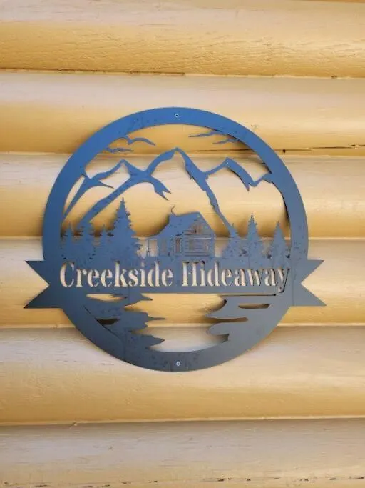 Creekside Hideaway - Real Log W/great Location Holiday home Pigeon Forge