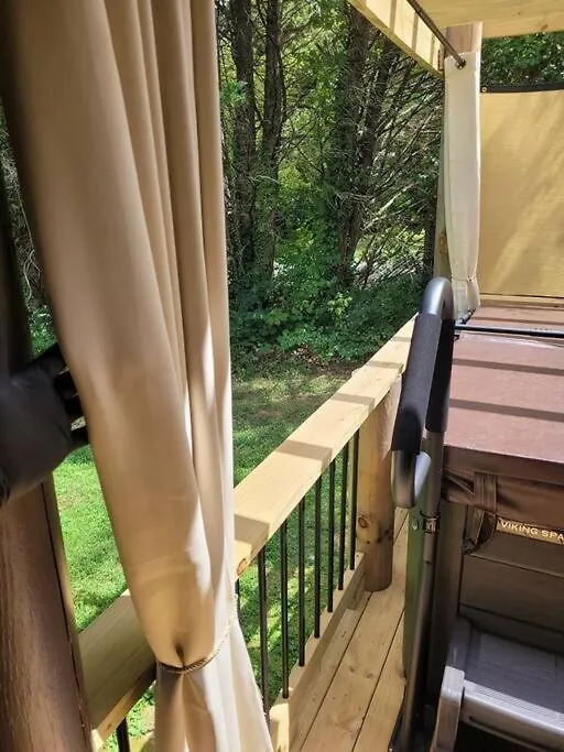 Creekside Hideaway - Real Log W/great Location Holiday home