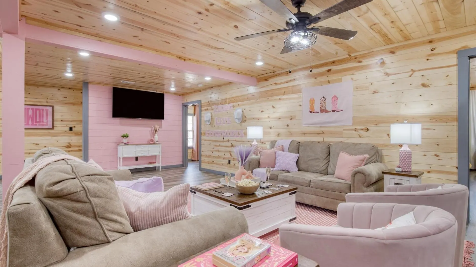 Pink Pines Avantstay Luxury Aesthetic Dream Indoor Pool Hot Tub Holiday home