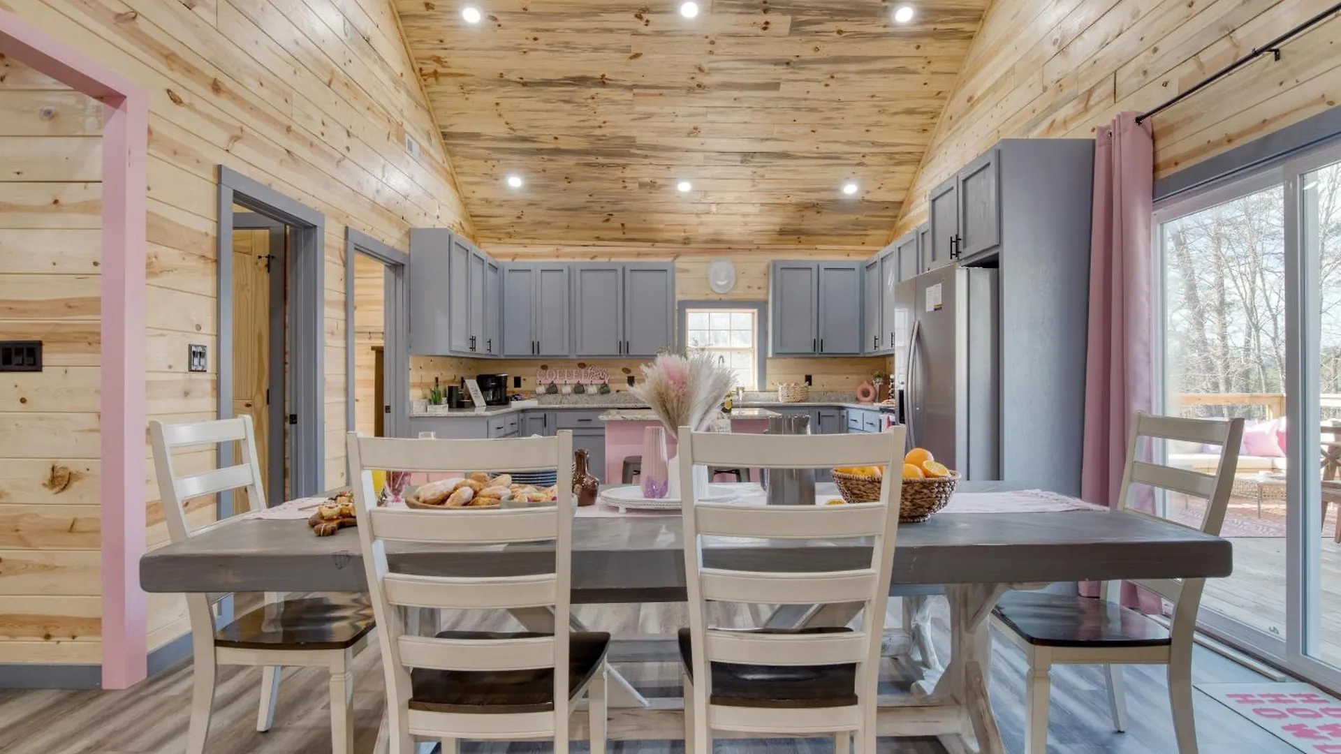 Holiday home Pink Pines Avantstay Luxury Aesthetic Dream Indoor Pool Hot Tub Pigeon Forge