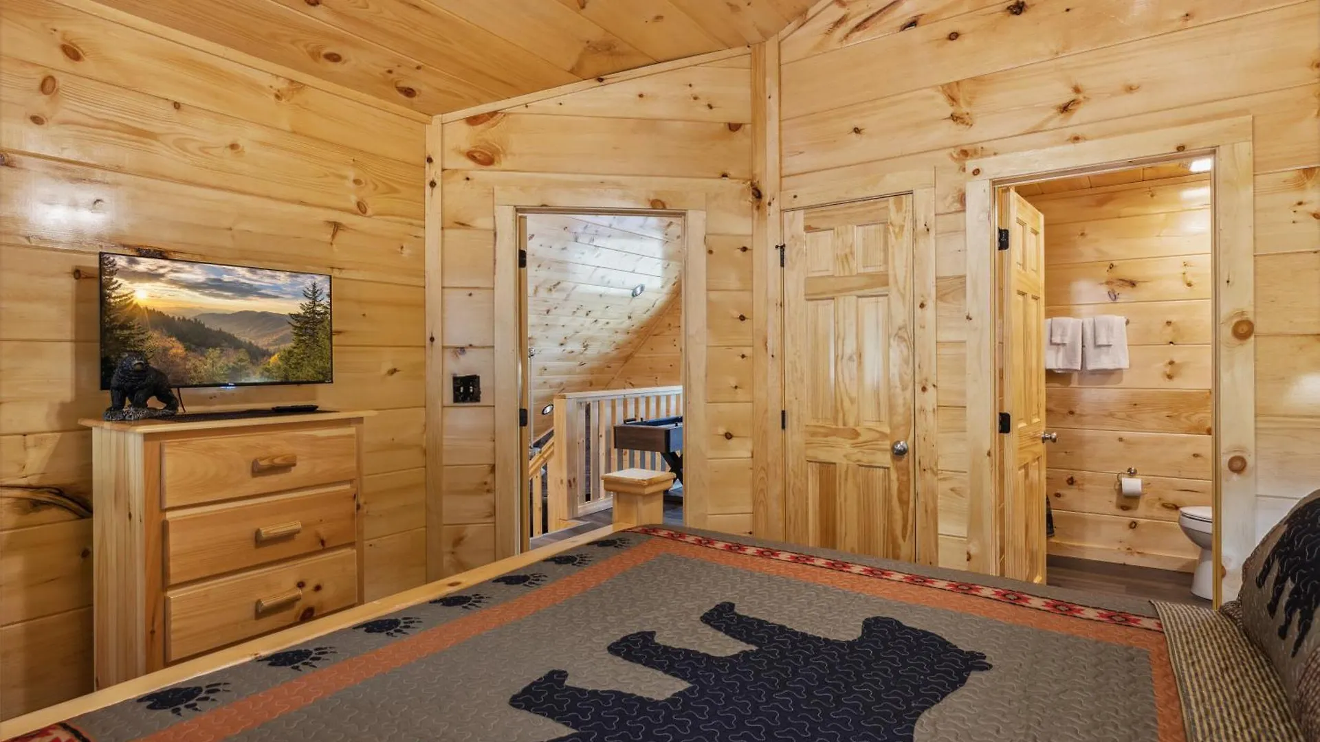 On Blackbeary Hill A Cozy 3 Bedroom Perfect For A Getaway In An Enchanting Forest Setting