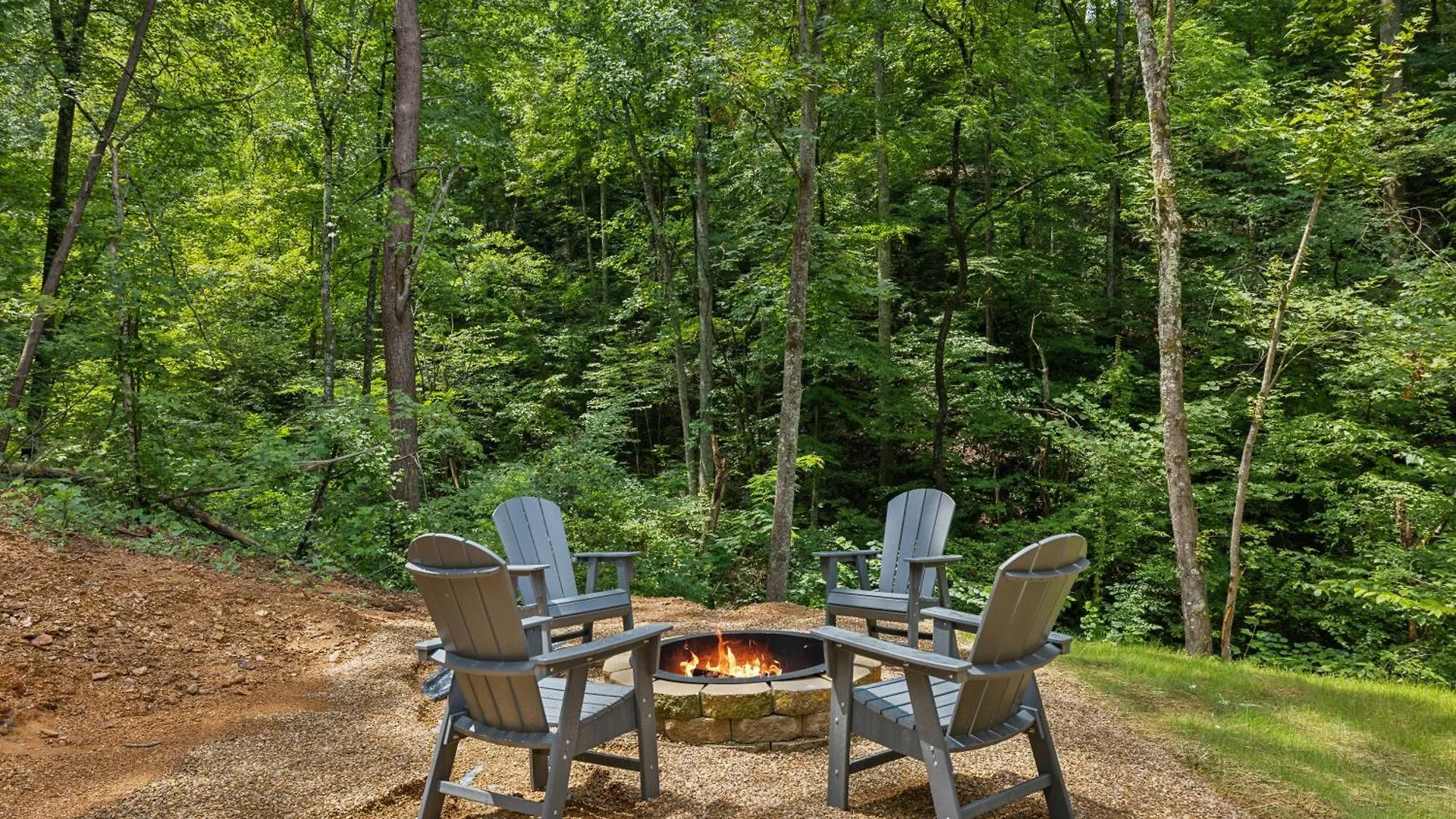 Holiday home On Blackbeary Hill A Cozy 3 Bedroom Perfect For A Getaway In An Enchanting Forest Setting *