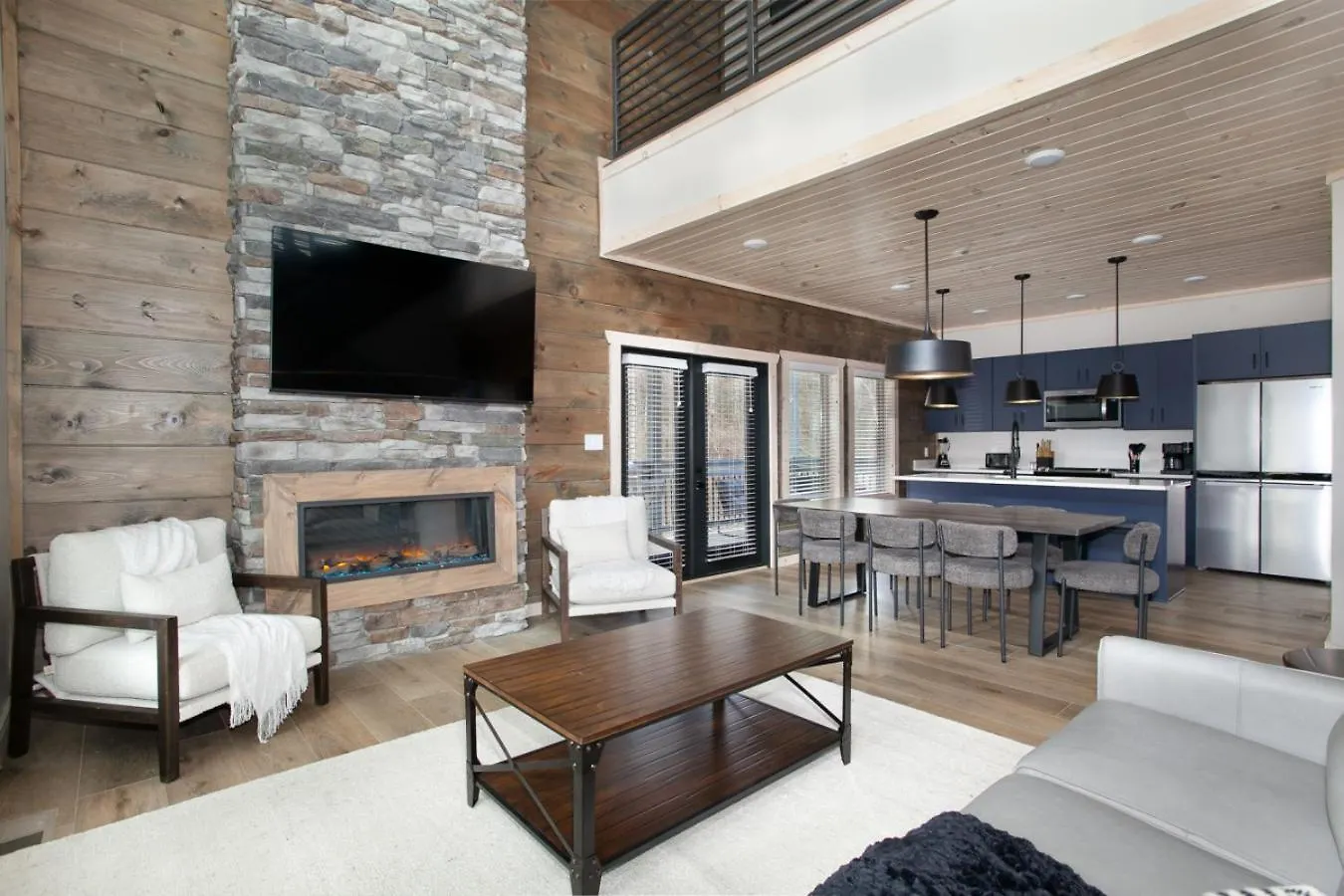 Stunning Heights Retreat Hot Tub, Mtn Views And Holiday home *