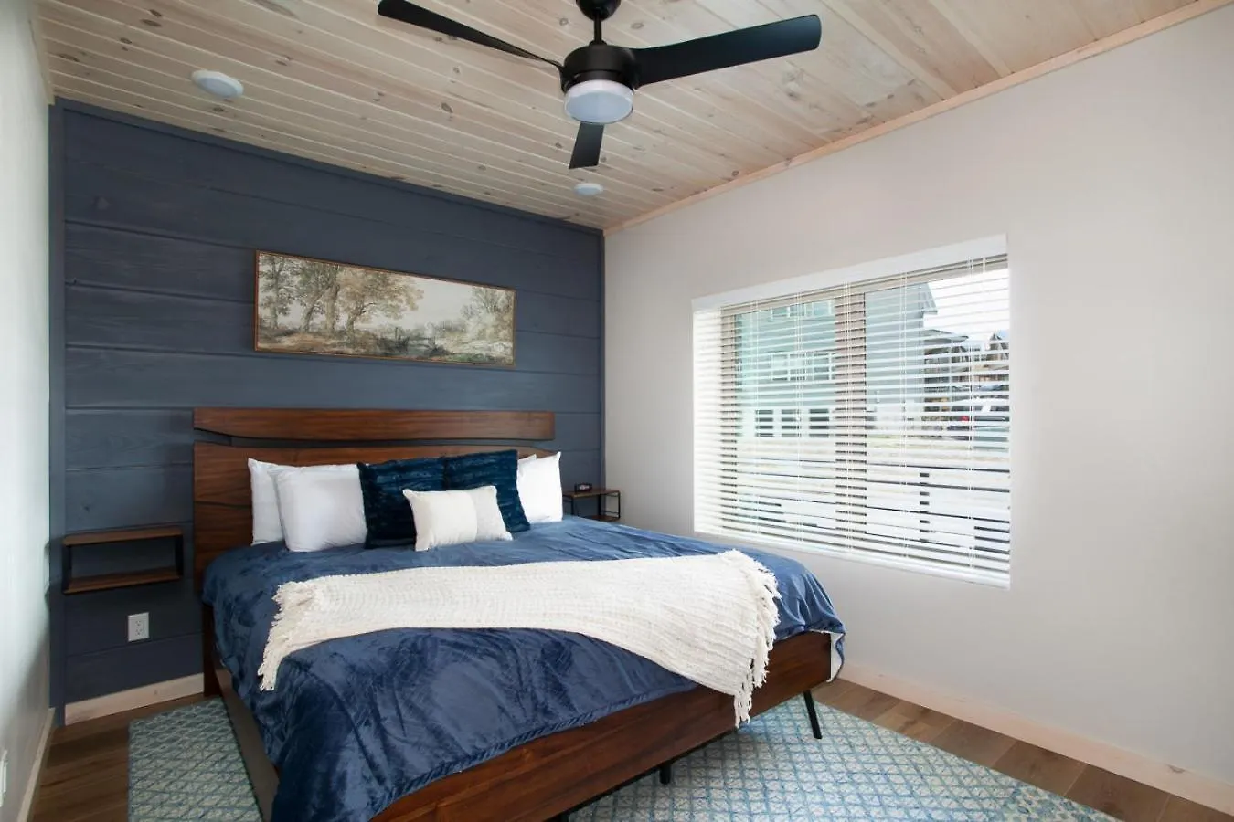 Stunning Heights Retreat Hot Tub, Mtn Views And