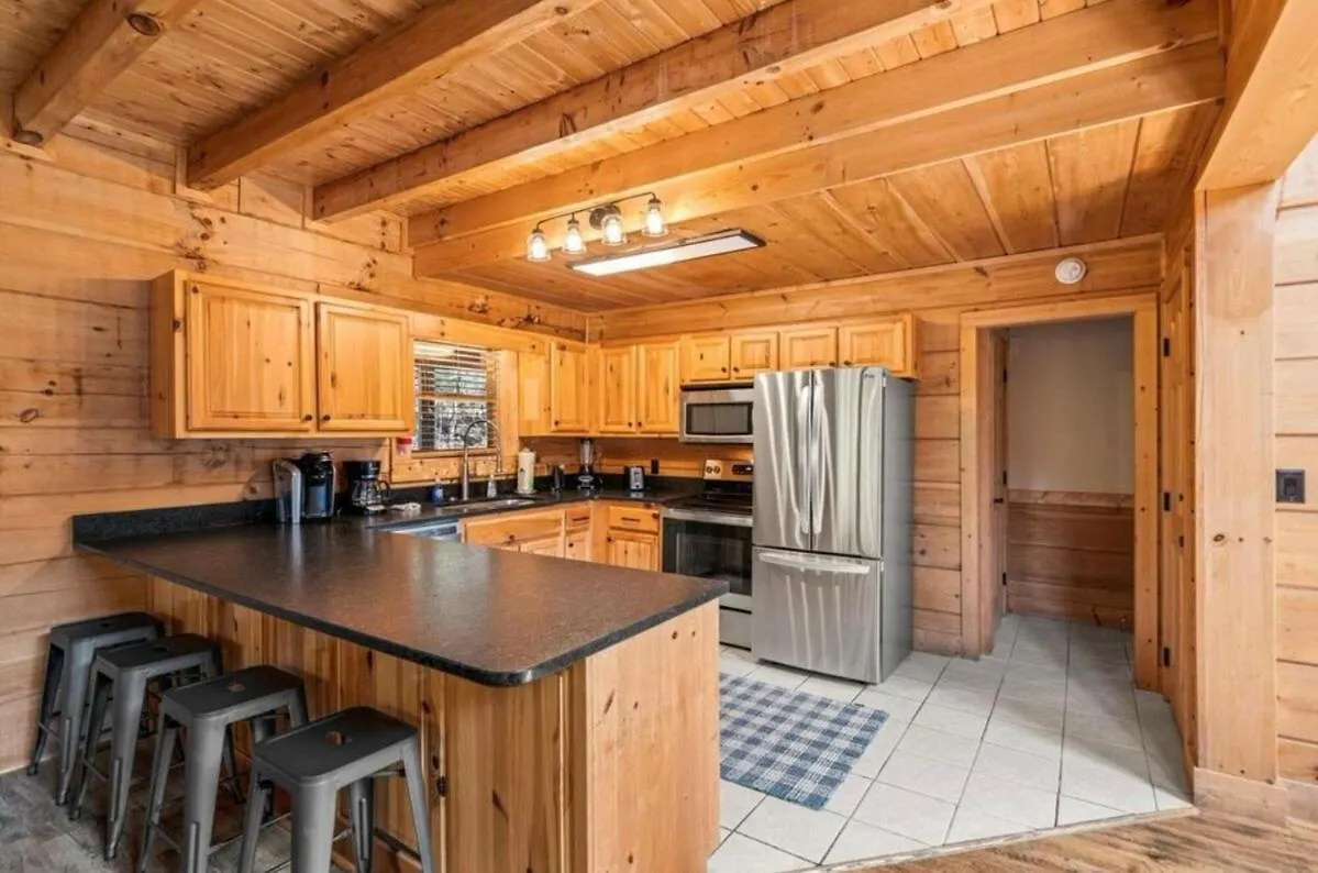 Kelly's Cozy 4 Bedroom Parkway * Pigeon Forge