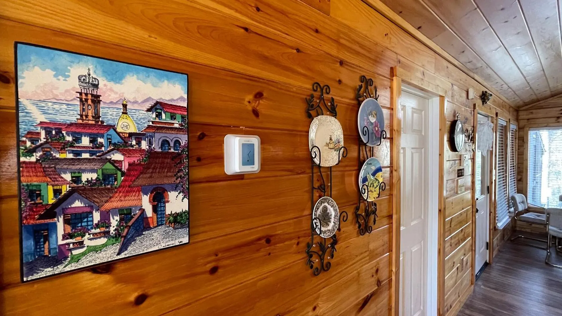 Chalet Luxurious Cabin, W/ Hottub, Easydrive, Arcade Game, Panoramic Views