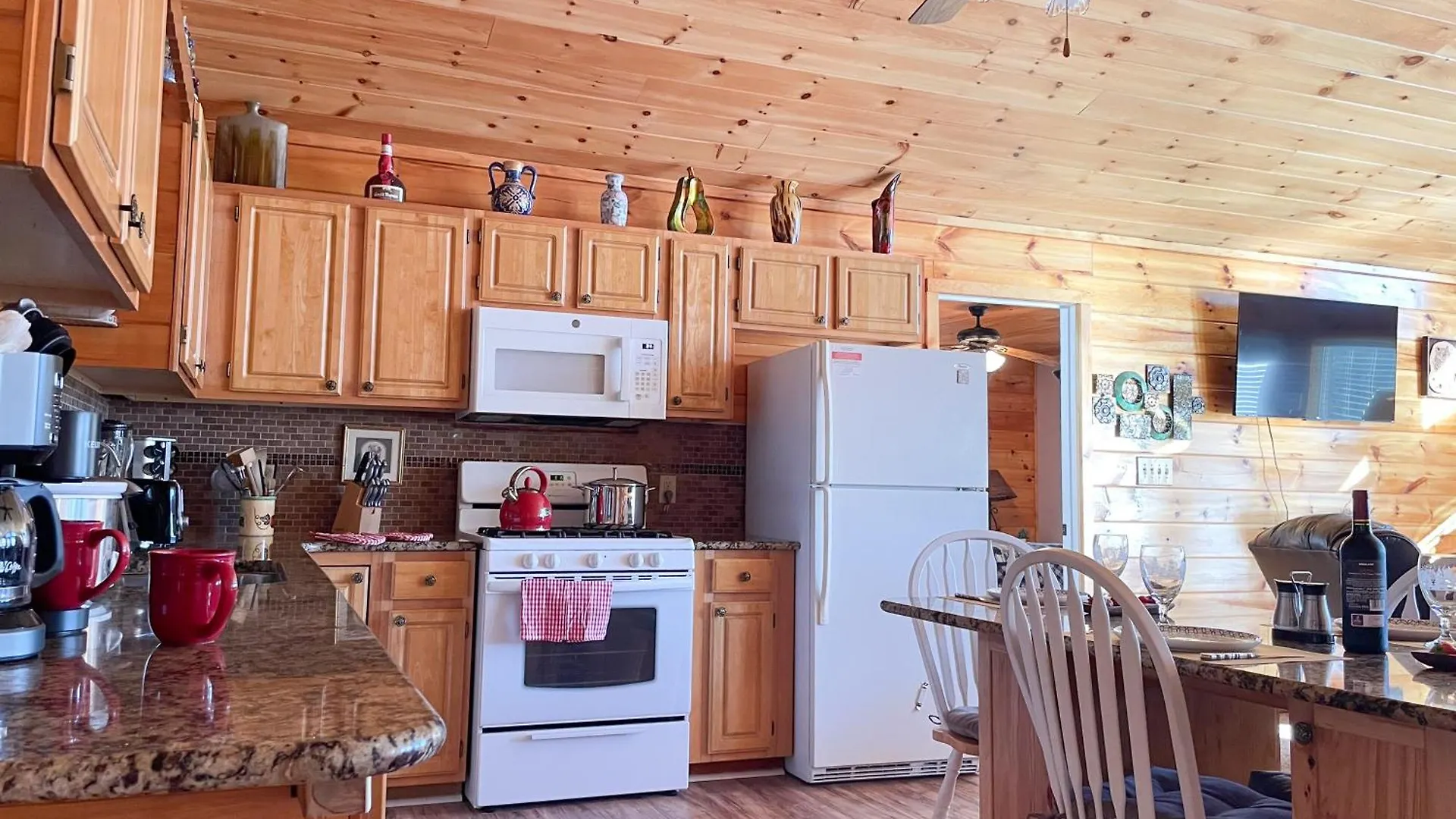 Luxurious Cabin, W/ Hottub, Easydrive, Arcade Game, Panoramic Views * Pigeon Forge