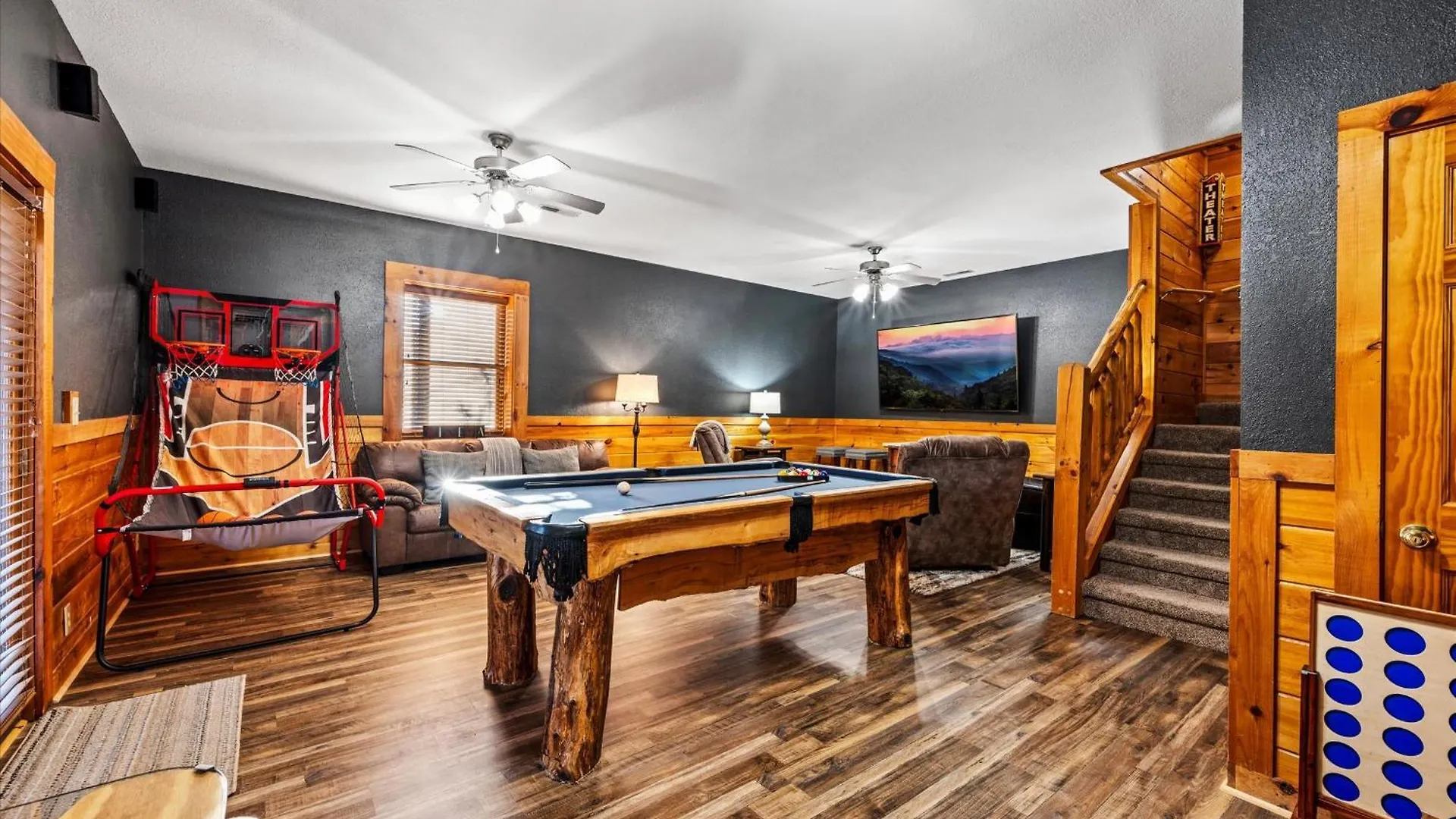 Holiday home Near Dollywood With Pool Table-hot Tub-fire Pit-game Room-swimming Pool Pigeon Forge