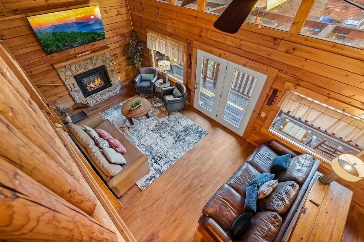 Newlisting 1mile Parkway, Gameroom, Hottub, Bbq, Sleeps 14, 5 Bedroom With Attached Bath, Pet Friendly Chalet *