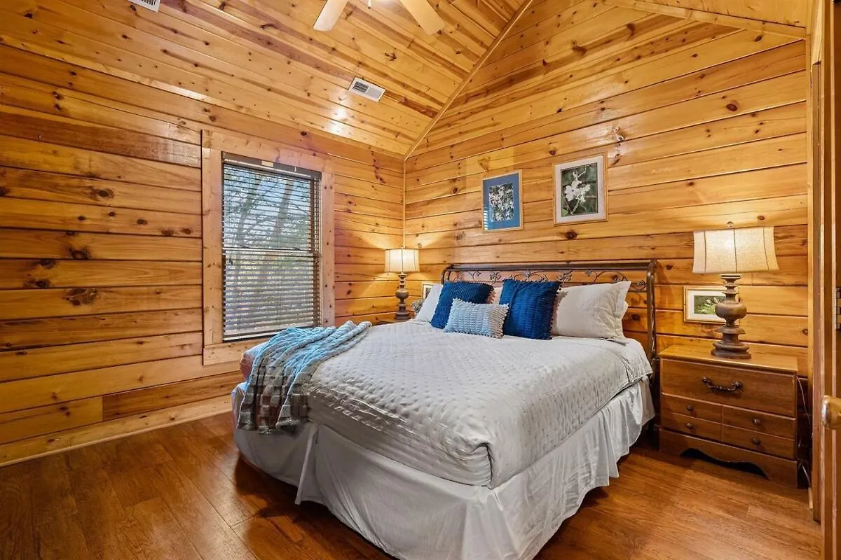 Newlisting 1mile Parkway, Gameroom, Hottub, Bbq, Sleeps 14, 5 Bedroom With Attached Bath, Pet Friendly Pigeon Forge