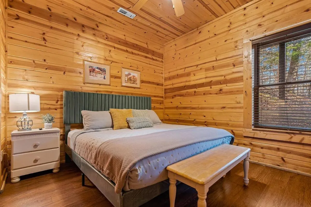 Newlisting 1mile Parkway, Gameroom, Hottub, Bbq, Sleeps 14, 5 Bedroom With Attached Bath, Pet Friendly * Pigeon Forge