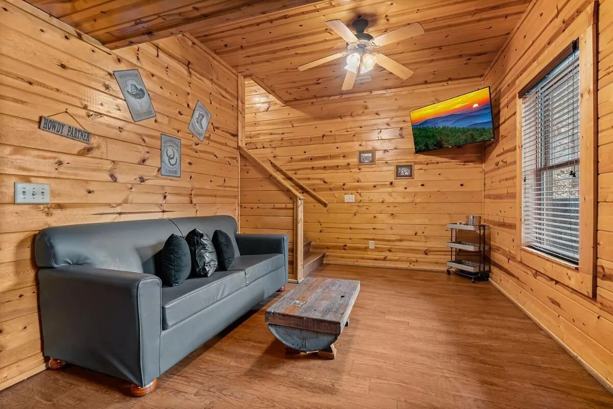 Newlisting 1mile Parkway, Gameroom, Hottub, Bbq, Sleeps 14, 5 Bedroom With Attached Bath, Pet Friendly * Pigeon Forge