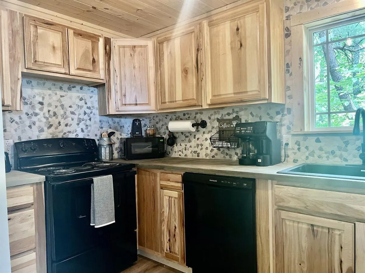 Whiskey Ridge 3 Bdrm Cabin-firepit, Fenced Yard, Hot Tub Tatil Evi Pigeon Forge