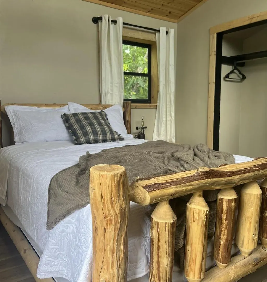Tatil Evi Whiskey Ridge 3 Bdrm Cabin-firepit, Fenced Yard, Hot Tub Pigeon Forge