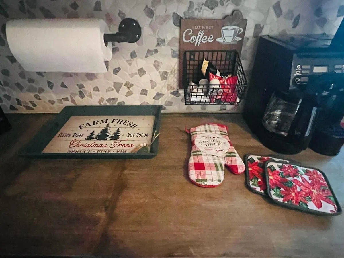 Whiskey Ridge 3 Bdrm Cabin-firepit, Fenced Yard, Hot Tub * Pigeon Forge