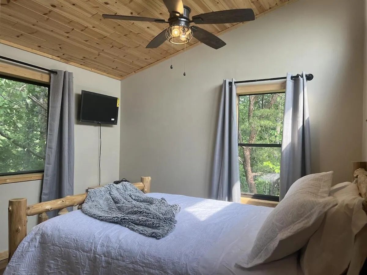 Whiskey Ridge 3 Bdrm Cabin-firepit, Fenced Yard, Hot Tub Tatil Evi Pigeon Forge