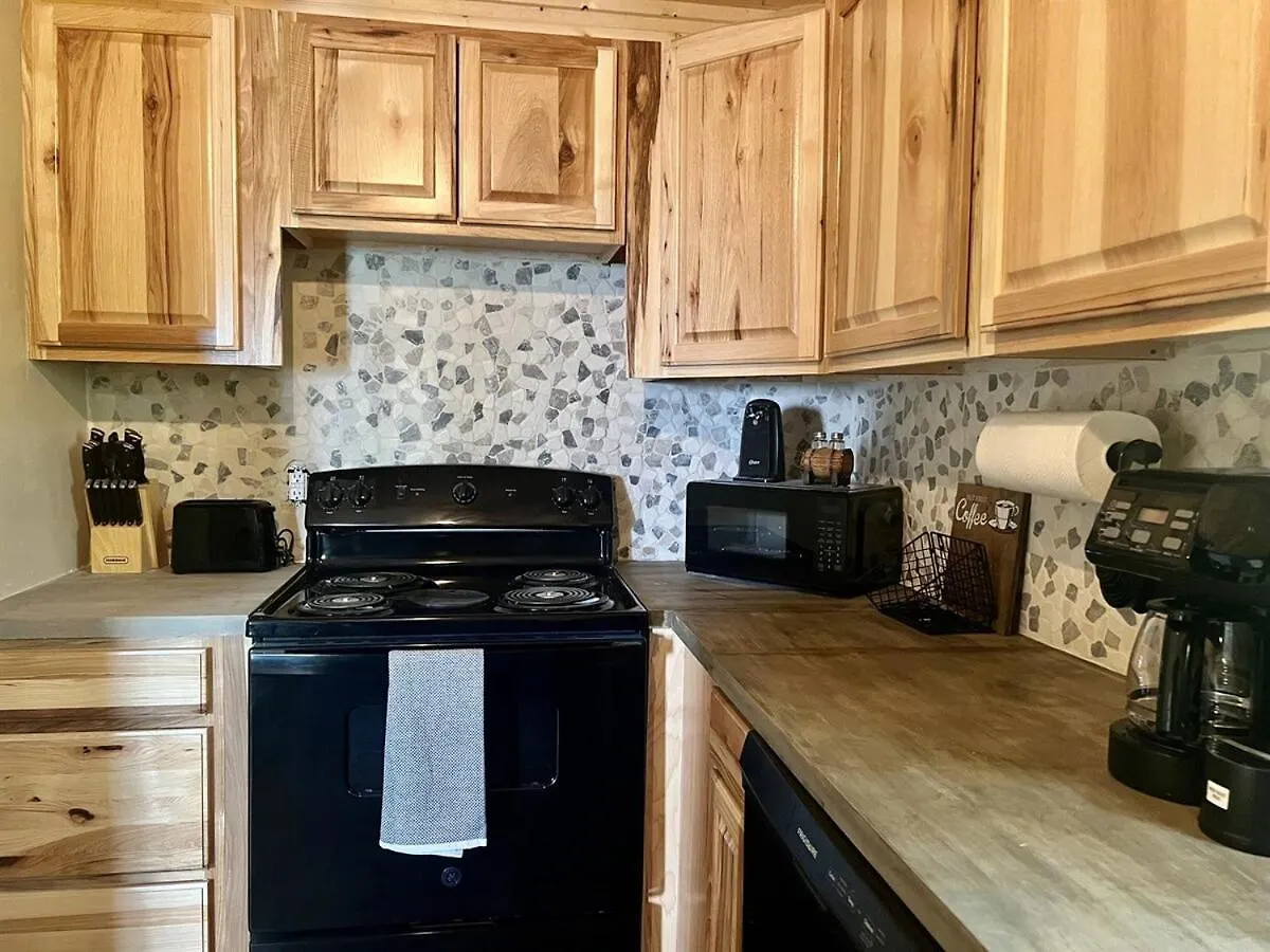 Tatil Evi Whiskey Ridge 3 Bdrm Cabin-firepit, Fenced Yard, Hot Tub Pigeon Forge