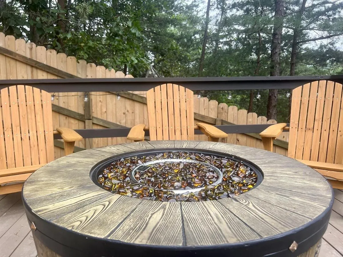 Whiskey Ridge 3 Bdrm Cabin-firepit, Fenced Yard, Hot Tub Tatil Evi *