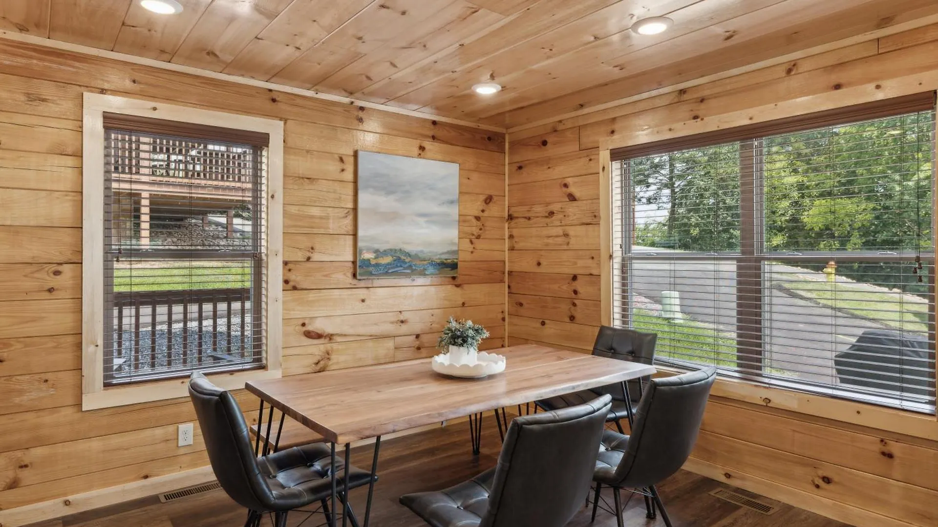Are My Sunshine - 3 Bedroom - Downtown Pigeon Forge!! Pigeon Forge