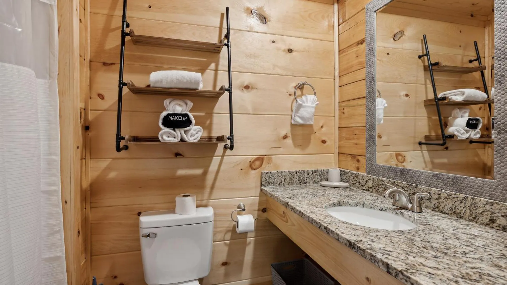 Are My Sunshine - 3 Bedroom - Downtown Pigeon Forge!!
