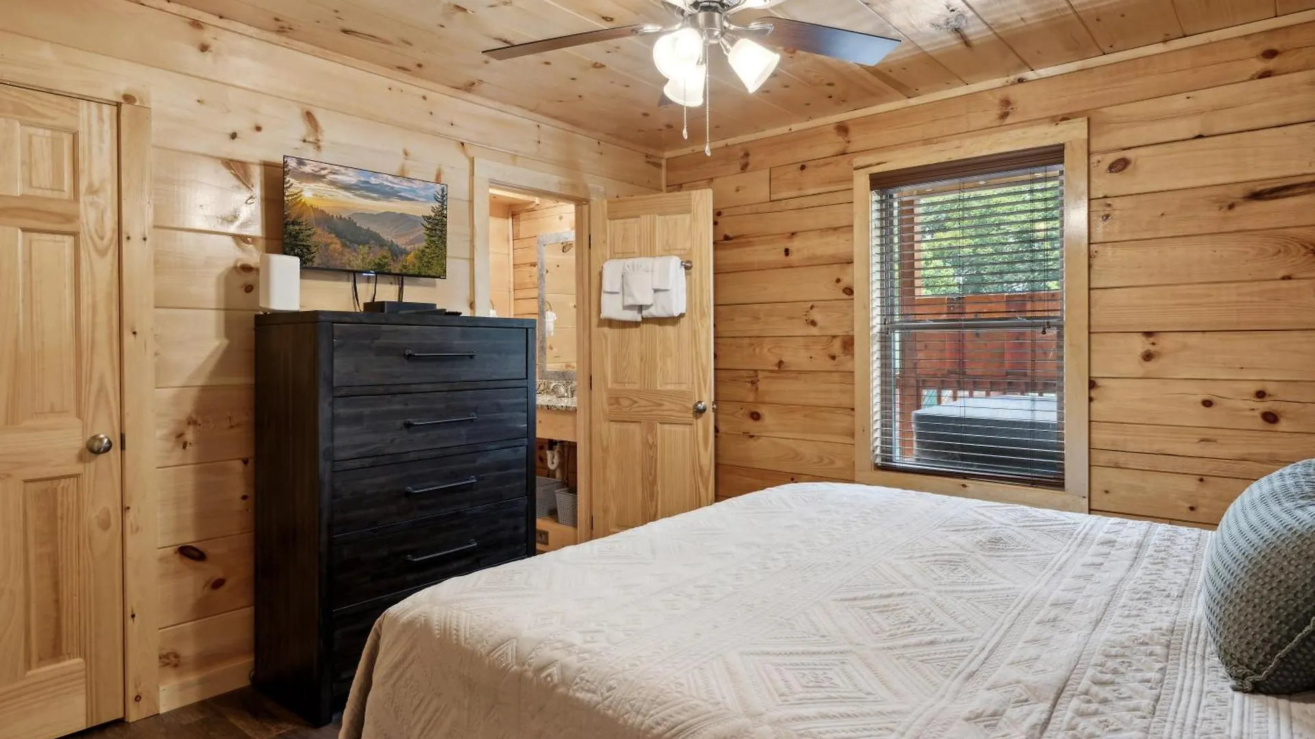 Are My Sunshine - 3 Bedroom - Downtown Pigeon Forge!! * Pigeon Forge