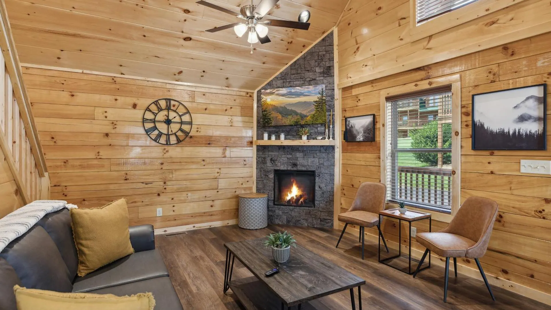 Holiday home Are My Sunshine - 3 Bedroom - Downtown Pigeon Forge!!