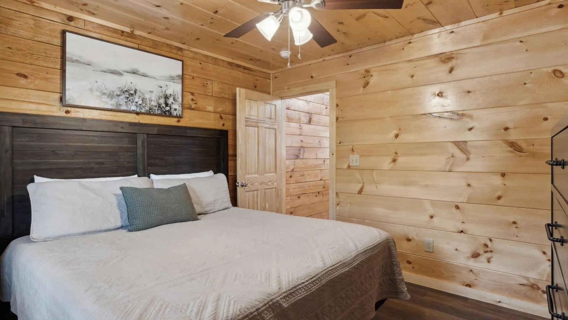 Holiday home Are My Sunshine - 3 Bedroom - Downtown Pigeon Forge!! *