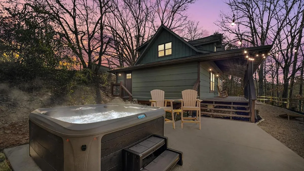 Lux Cabin, Indoor Heated Pool, Hot Tub, Arcades, Close To Dollywood Holiday home *