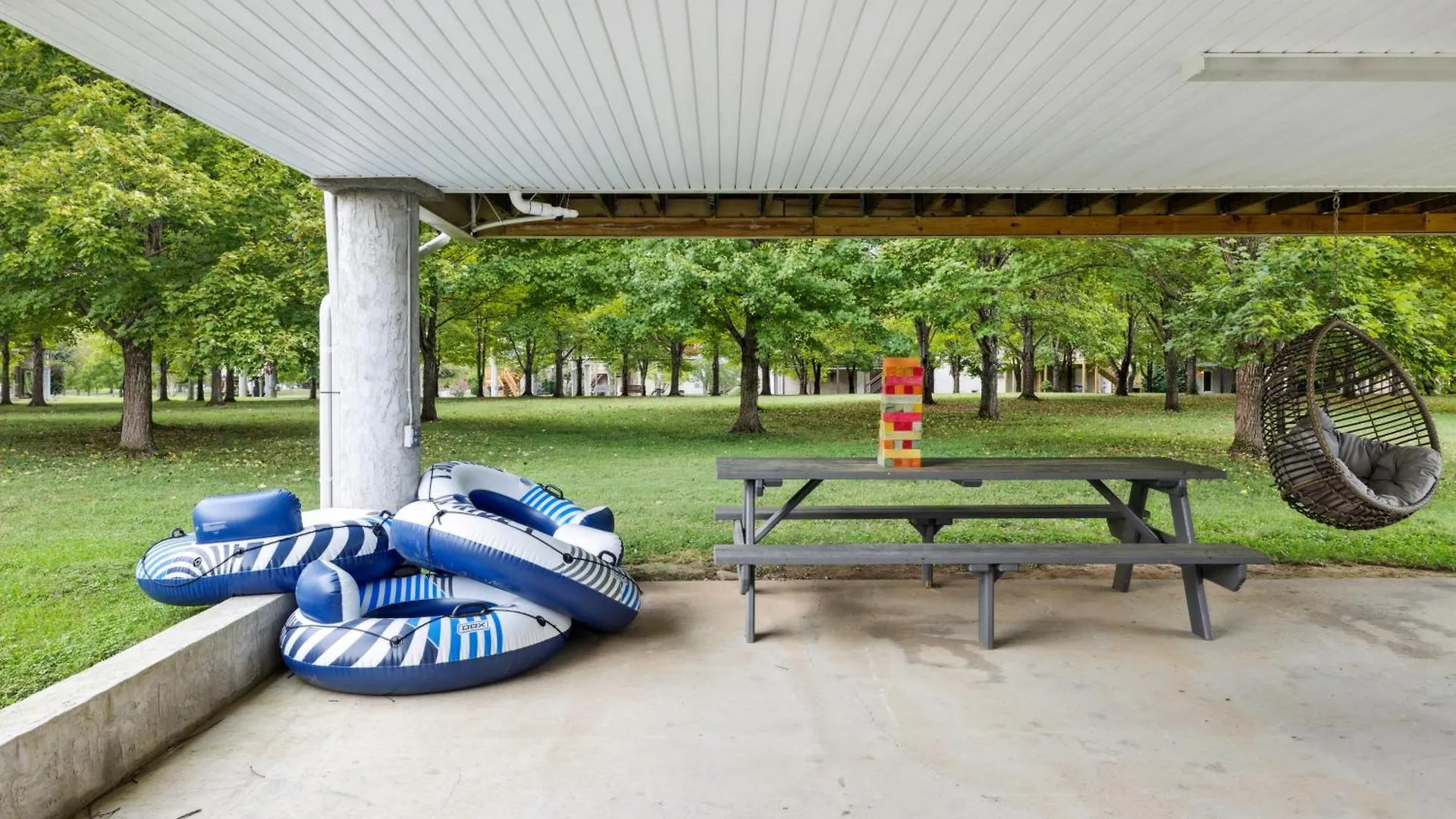 Charming 2 Bed Oasis With River Access Hot Tub And Outdoor Fun Sleeps 6 Comfortably