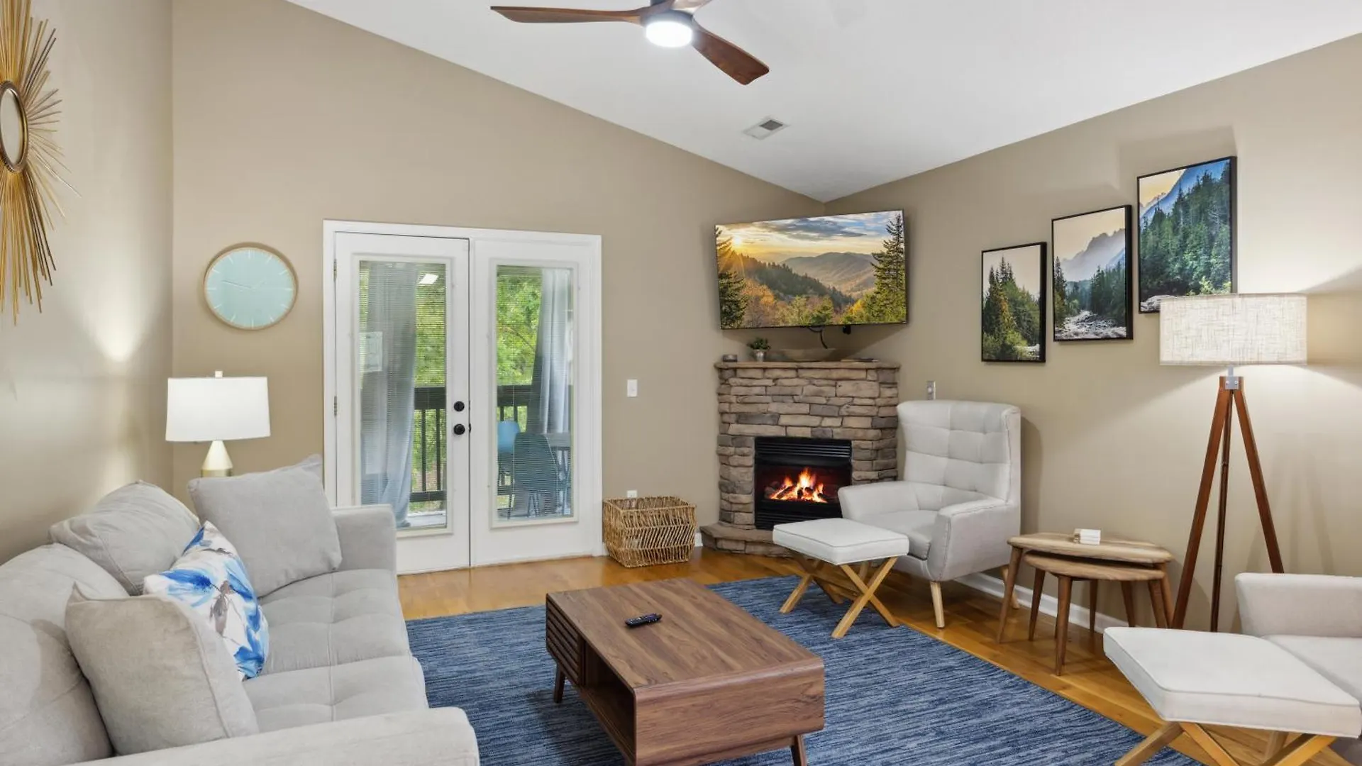 Charming 2 Bed Oasis With River Access Hot Tub And Outdoor Fun Sleeps 6 Comfortably * Pigeon Forge