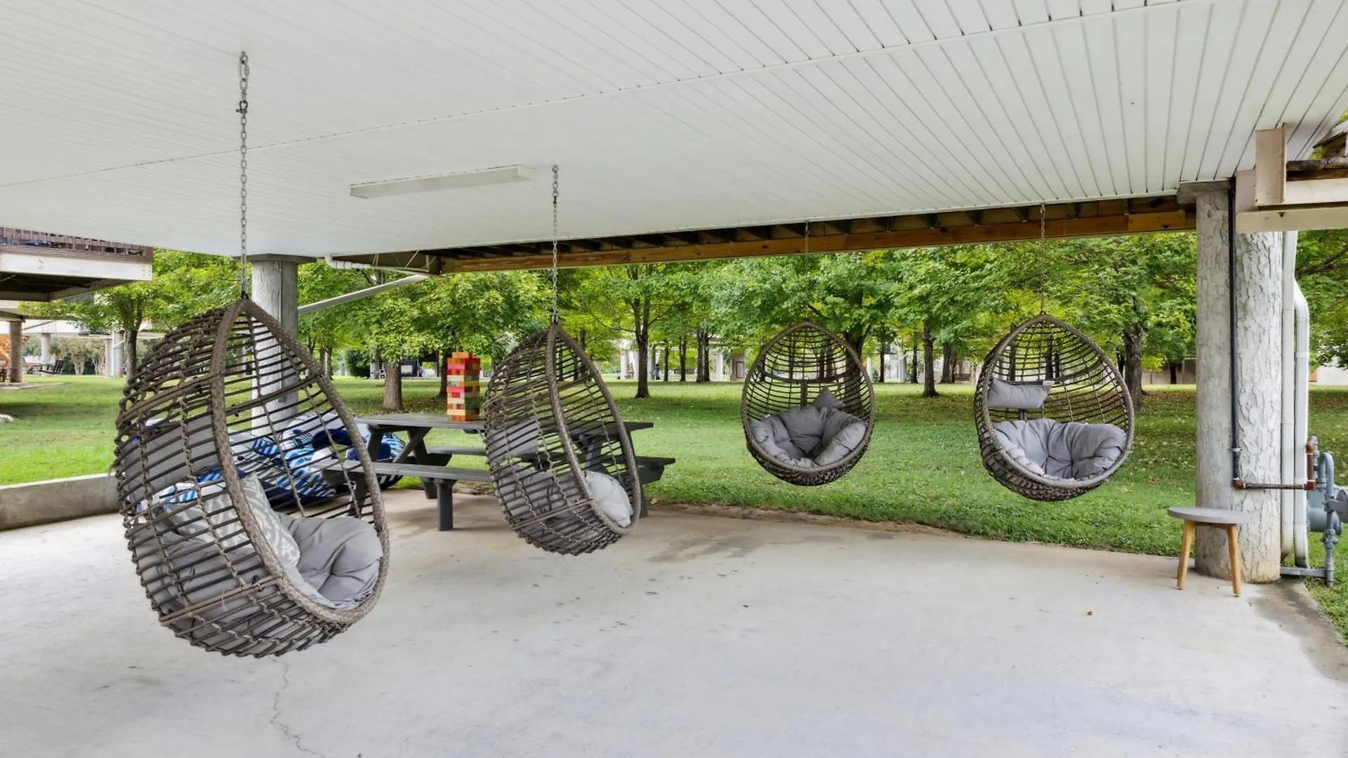 Charming 2 Bed Oasis With River Access Hot Tub And Outdoor Fun Sleeps 6 Comfortably Holiday home Pigeon Forge