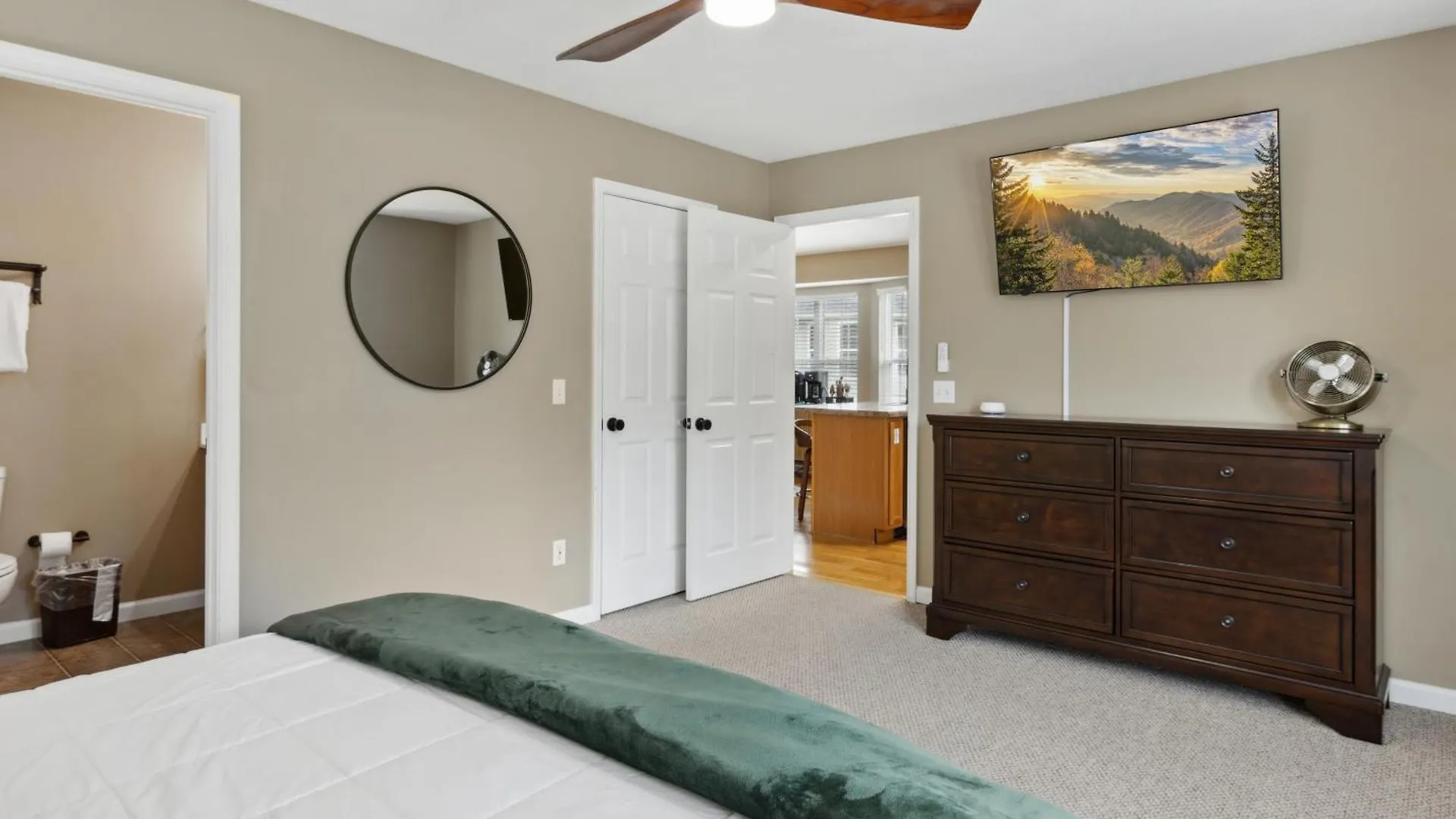 Charming 2 Bed Oasis With River Access Hot Tub And Outdoor Fun Sleeps 6 Comfortably