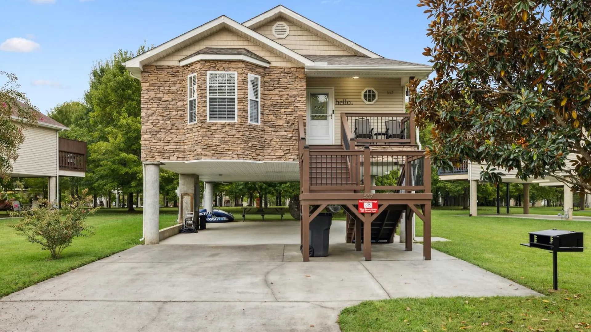 Charming 2 Bed Oasis With River Access Hot Tub And Outdoor Fun Sleeps 6 Comfortably Pigeon Forge