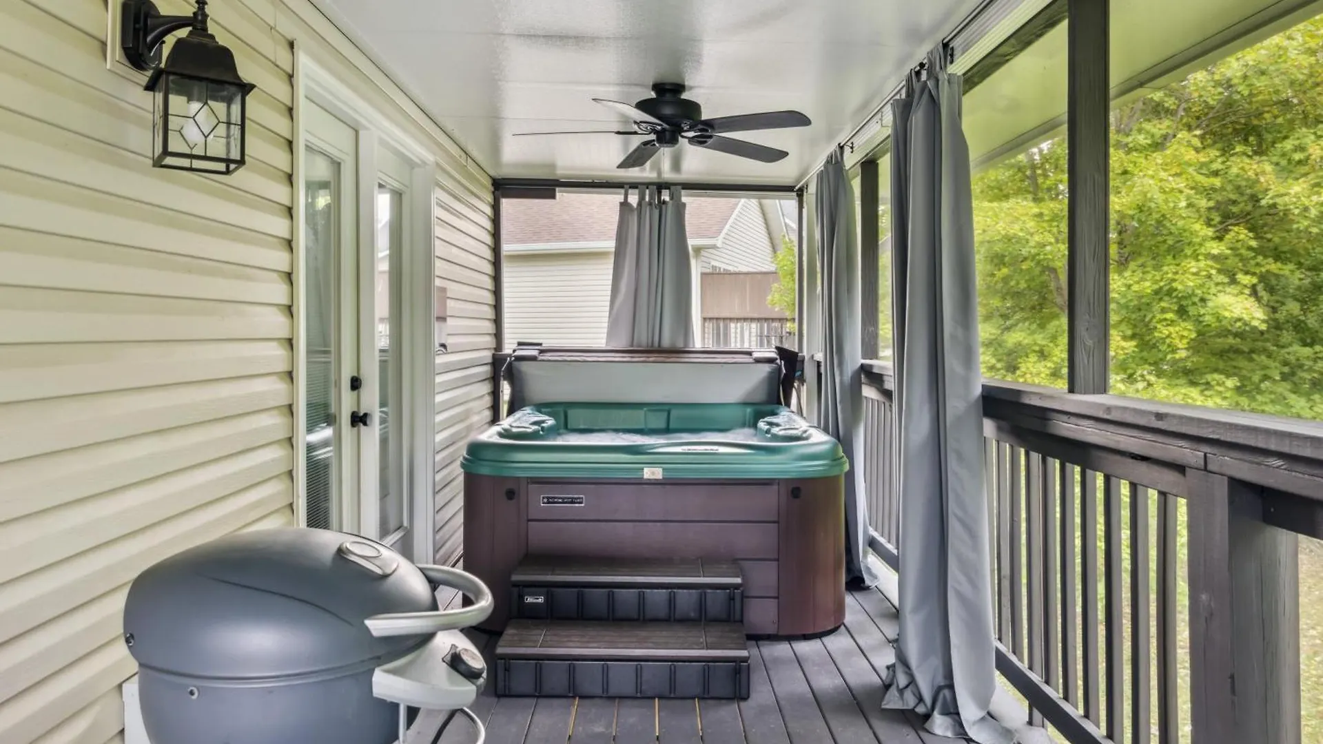 Charming 2 Bed Oasis With River Access Hot Tub And Outdoor Fun Sleeps 6 Comfortably * Pigeon Forge