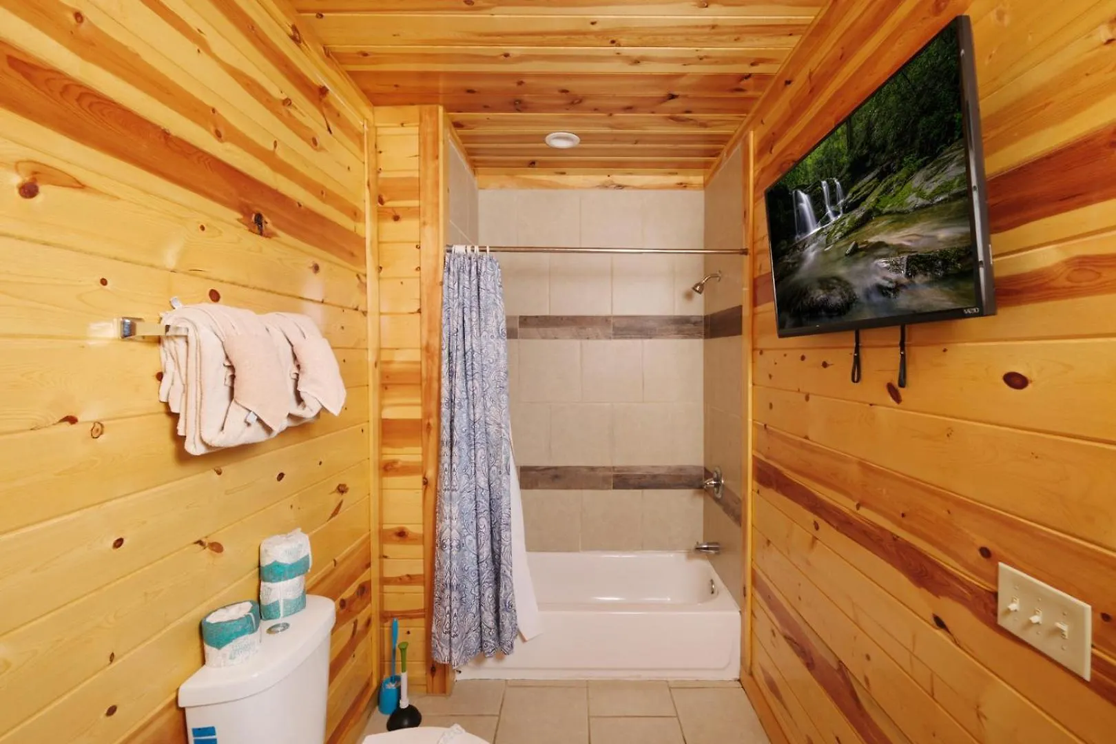 Pet Friendly 5br Indoor Pool Gameroom Theater Holiday home