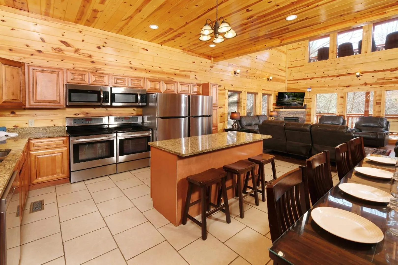 Pet Friendly 5br Indoor Pool Gameroom Theater Holiday home *