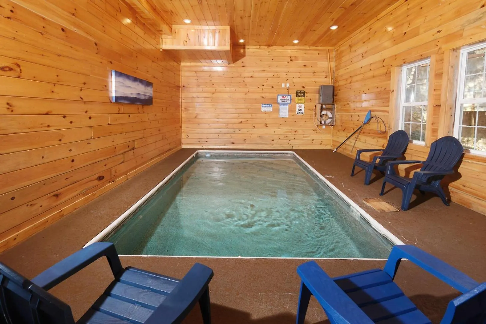 Pet Friendly 5br Indoor Pool Gameroom Theater Holiday home Pigeon Forge