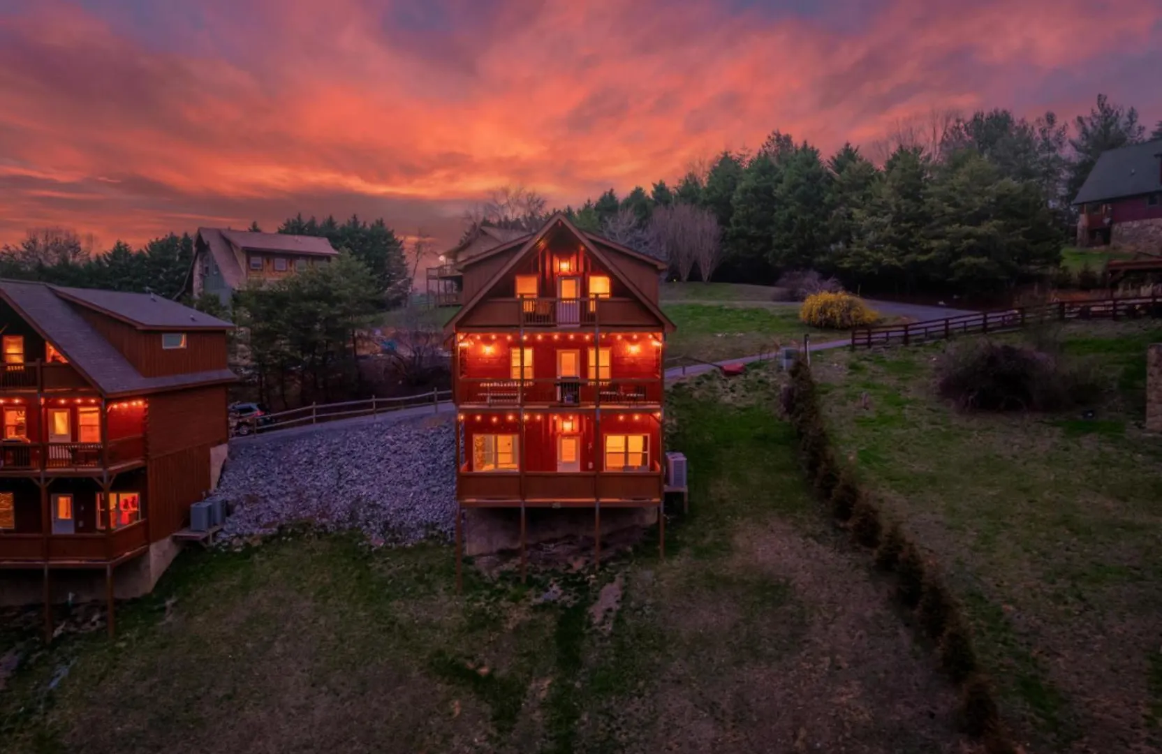 Rustic Mountain Retreat By Ghosal Luxury Chalet Pigeon Forge
