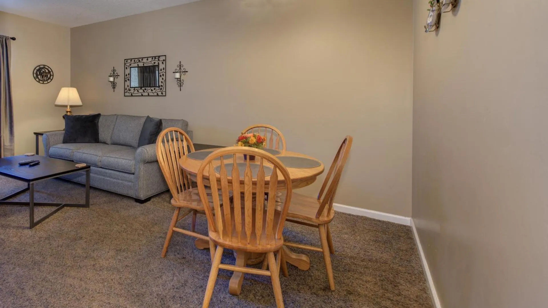 Colonial Crest Unit #113 *